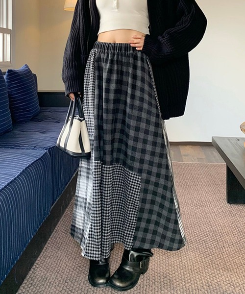 &soiree(アンドソワレ)の「パッチワークチェック柄フレアスカート(スカート・レディース・ブラック・SMALL/X-LARGE/LARGE/MEDIUM)」の4枚目の写真