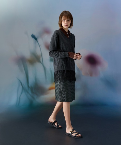 CHARLES & KEITH(チャールズ & キース)の「Aelin エイリン メタリックバックル ストラッピーサンダル(サンダル・レディース・ブラック/ライトブラウン/ホワイト・24.5cm/23.5cm/23cm/22.5cm/25.5cm/25cm)」の11枚目の写真