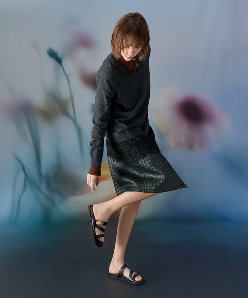 CHARLES & KEITH(チャールズ & キース)の「Aelin エイリン メタリックバックル ストラッピーサンダル(サンダル・レディース・ブラック/ライトブラウン/ホワイト・24.5cm/23.5cm/23cm/22.5cm/25.5cm/25cm)」の10枚目の写真