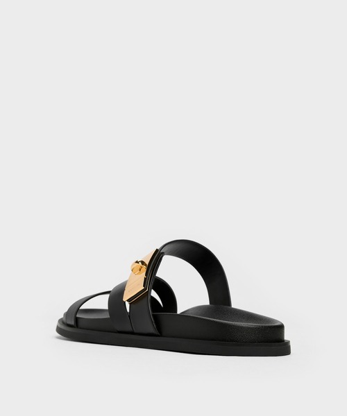 CHARLES & KEITH(チャールズ & キース)の「Aelin エイリン メタリックバックル ストラッピーサンダル(サンダル・レディース・ブラック/ライトブラウン/ホワイト・24.5cm/23.5cm/23cm/22.5cm/25.5cm/25cm)」の7枚目の写真