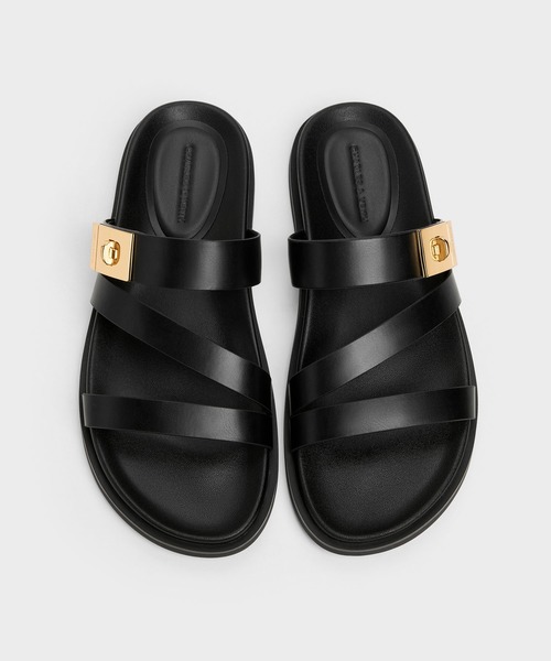 CHARLES & KEITH(チャールズ & キース)の「Aelin エイリン メタリックバックル ストラッピーサンダル(サンダル・レディース・ブラック/ライトブラウン/ホワイト・24.5cm/23.5cm/23cm/22.5cm/25.5cm/25cm)」の5枚目の写真