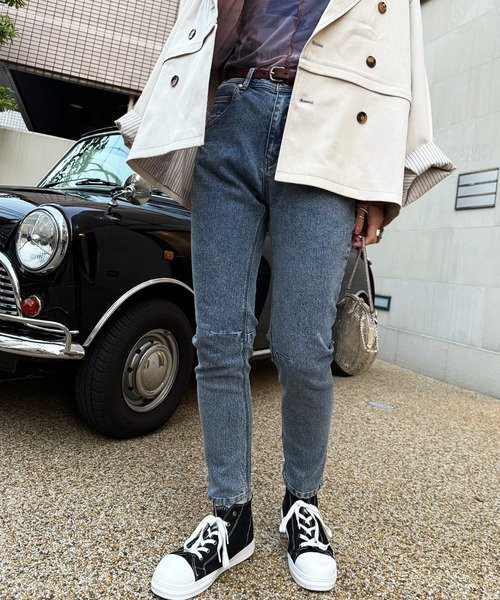 DOUBLE NAME（ダブルネーム）の「【S/M/Lサイズ展開！美脚シルエット！】MIXロック デニムスリムサルエルパンツ（デニムパンツ・レディース・ブラック系/インディゴブルー/サックスブルー・SMALL/LARGE/MEDIUM）」の6枚目の写真