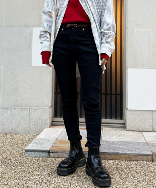 DOUBLE NAME（ダブルネーム）の「【S/M/Lサイズ展開！美脚シルエット！】MIXロック デニムスリムサルエルパンツ（デニムパンツ・レディース・ブラック系/インディゴブルー/サックスブルー・SMALL/LARGE/MEDIUM）」の9枚目の写真