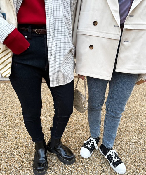 DOUBLE NAME（ダブルネーム）の「【S/M/Lサイズ展開！美脚シルエット！】MIXロック デニムスリムサルエルパンツ（デニムパンツ・レディース・ブラック系/インディゴブルー/サックスブルー・SMALL/LARGE/MEDIUM）」の16枚目の写真