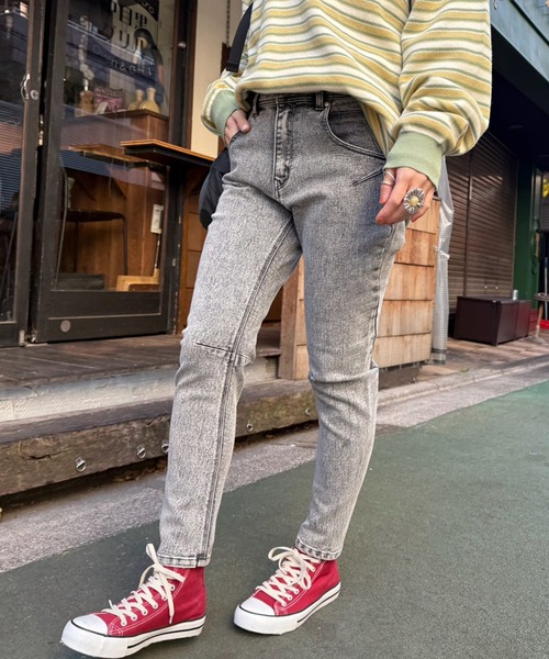 DOUBLE NAME（ダブルネーム）の「【S/M/Lサイズ展開！美脚シルエット！】MIXロック デニムスリムサルエルパンツ（デニムパンツ・レディース・ブラック系/インディゴブルー/サックスブルー・SMALL/LARGE/MEDIUM）」の19枚目の写真