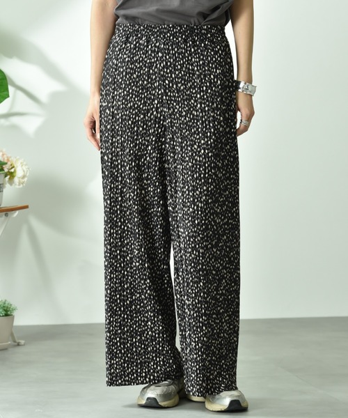 INTERPLANET（インタープラネット）の「カットスムース柄アソートプリーツパンツ（その他パンツ・レディース・オフホワイト/ブラウン/ブラック・FREE）」の11枚目の写真