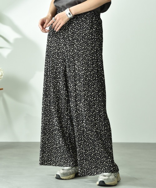 INTERPLANET（インタープラネット）の「カットスムース柄アソートプリーツパンツ（その他パンツ・レディース・オフホワイト/ブラウン/ブラック・FREE）」の13枚目の写真