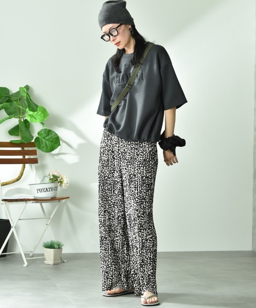 INTERPLANET（インタープラネット）の「カットスムース柄アソートプリーツパンツ（その他パンツ・レディース・オフホワイト/ブラウン/ブラック・FREE）」の21枚目の写真