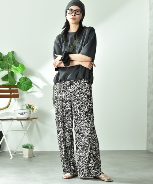 INTERPLANET（インタープラネット）の「カットスムース柄アソートプリーツパンツ（その他パンツ・レディース・オフホワイト/ブラウン/ブラック・FREE）」の19枚目の写真