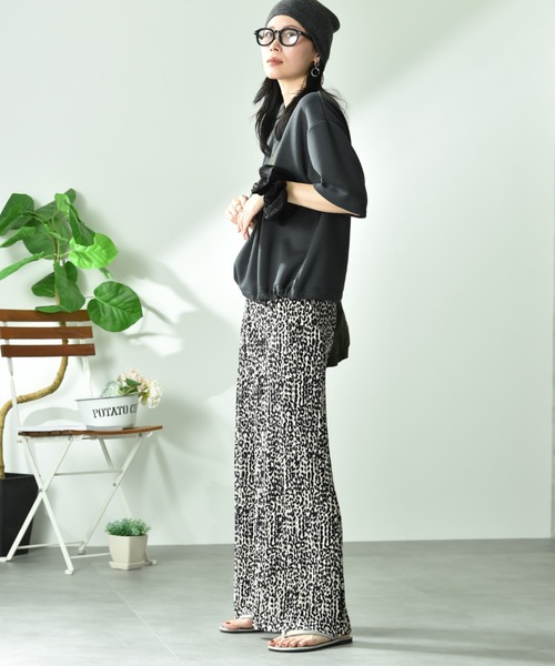 INTERPLANET（インタープラネット）の「カットスムース柄アソートプリーツパンツ（その他パンツ・レディース・オフホワイト/ブラウン/ブラック・FREE）」の22枚目の写真