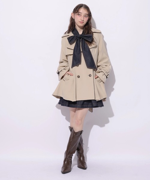 Rirandture（リランドチュール）の「バックフレアミドルトレンチコート（ダウンジャケット/コート・レディース・キャメル・2/1/0）」の3枚目の写真