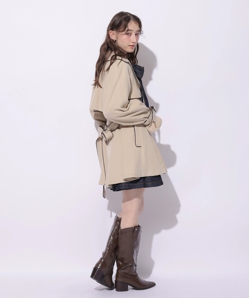 Rirandture（リランドチュール）の「バックフレアミドルトレンチコート（ダウンジャケット/コート・レディース・キャメル・2/1/0）」の5枚目の写真