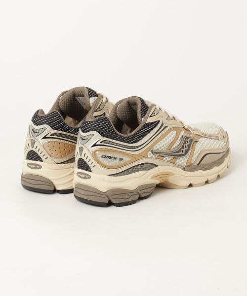Saucony（サッカニー）の「サッカニー 【SAUCONY】 -  スニーカー【PROGRID OMNI9 OG GOLD OG S70739-7】（スニーカー・メンズ・ホワイト×ゴールド・27.5cm/27.0cm/26.5cm/26.0cm）」の2枚目の写真