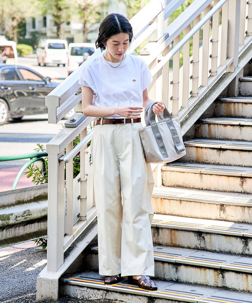 FREAK'S STORE（フリークスストア）の「FIT MAGIC マーベルト タックワイドパンツ/ウエストゴム（チノパンツ・レディース・ブラック/オフホワイト/キャメル/ブラウン・SMALL/MEDIUM）」の5枚目の写真