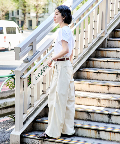 FREAK'S STORE（フリークスストア）の「FIT MAGIC マーベルト タックワイドパンツ/ウエストゴム（チノパンツ・レディース・ブラック/オフホワイト/キャメル/ブラウン・SMALL/MEDIUM）」の9枚目の写真
