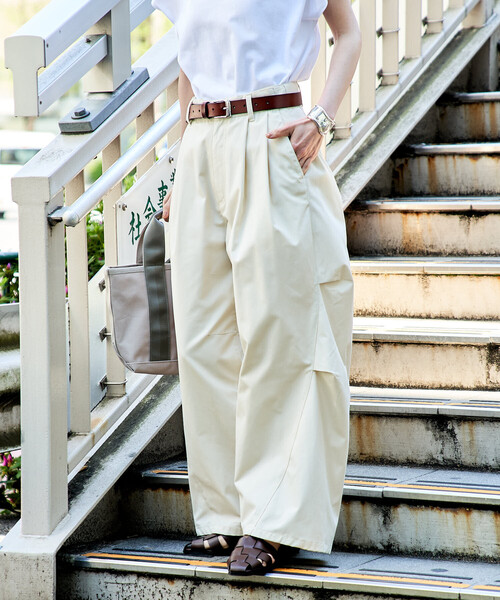 FREAK'S STORE（フリークスストア）の「FIT MAGIC マーベルト タックワイドパンツ/ウエストゴム（チノパンツ・レディース・ブラック/オフホワイト/キャメル/ブラウン・SMALL/MEDIUM）」の15枚目の写真