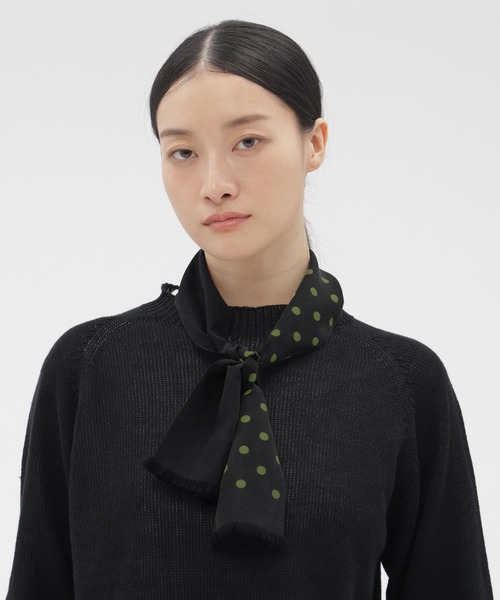 MARGARET HOWELL(マーガレットハウエル)の「SILK TWILL POLKA DOT TIE SCARF(ストール/ショール・レディース・ブラウン系その他2/ブラック/ベージュ系その他4・FREE)」の4枚目の写真