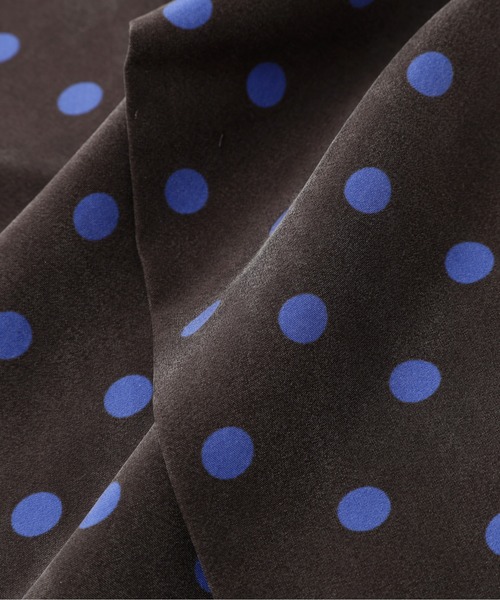 MARGARET HOWELL(マーガレットハウエル)の「SILK TWILL POLKA DOT TIE SCARF(ストール/ショール・レディース・ブラウン系その他2/ブラック/ベージュ系その他4・FREE)」の7枚目の写真