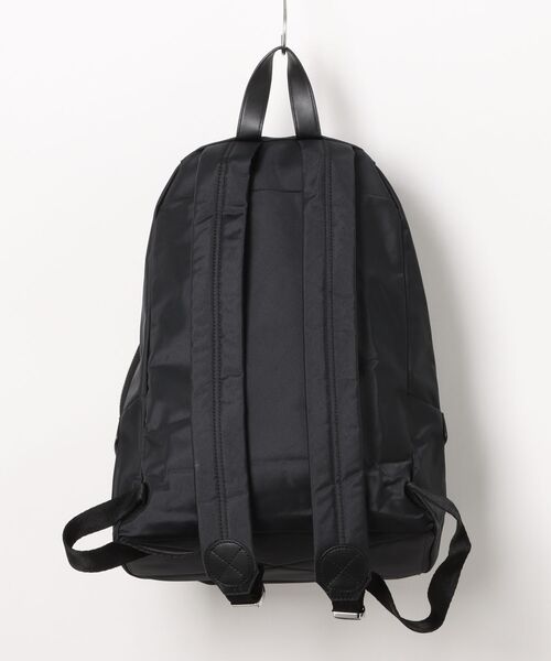 MARC JACOBS（マークジェイコブス）の「THE BIKER NYLON LARGE BACKPACK/ザ バイカー ナイロン ラージ バックパック（バックパック/リュック・レディース・ブラック・ONE SIZE）」の7枚目の写真