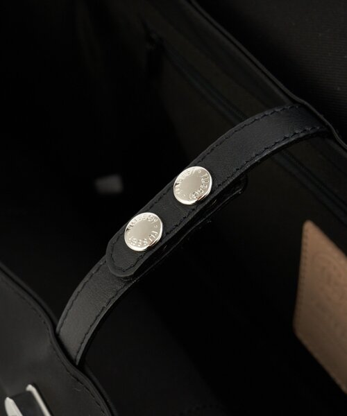 russet（ラシット）の「《@__serako.r__企画》クラウズナイロンフラップトートバッグ（トートバッグ・レディース・ブラック・FREE）」の2枚目の写真