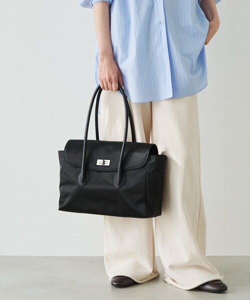 russet（ラシット）の「《@__serako.r__企画》クラウズナイロンフラップトートバッグ（トートバッグ・レディース・ブラック・FREE）」の8枚目の写真