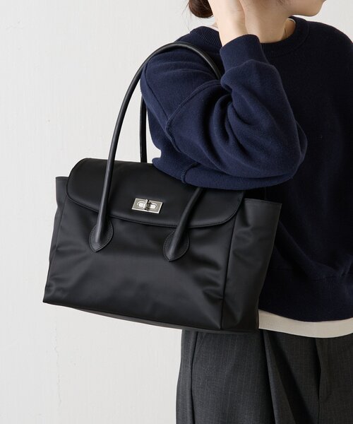 russet（ラシット）の「《@__serako.r__企画》クラウズナイロンフラップトートバッグ（トートバッグ・レディース・ブラック・FREE）」の11枚目の写真