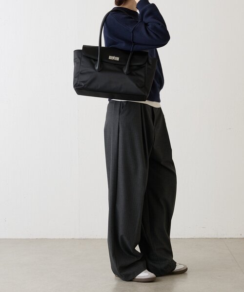 russet（ラシット）の「《@__serako.r__企画》クラウズナイロンフラップトートバッグ（トートバッグ・レディース・ブラック・FREE）」の12枚目の写真