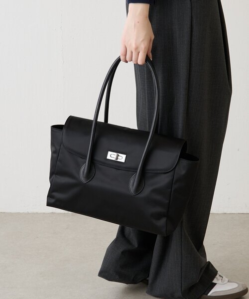 russet（ラシット）の「《@__serako.r__企画》クラウズナイロンフラップトートバッグ（トートバッグ・レディース・ブラック・FREE）」の13枚目の写真