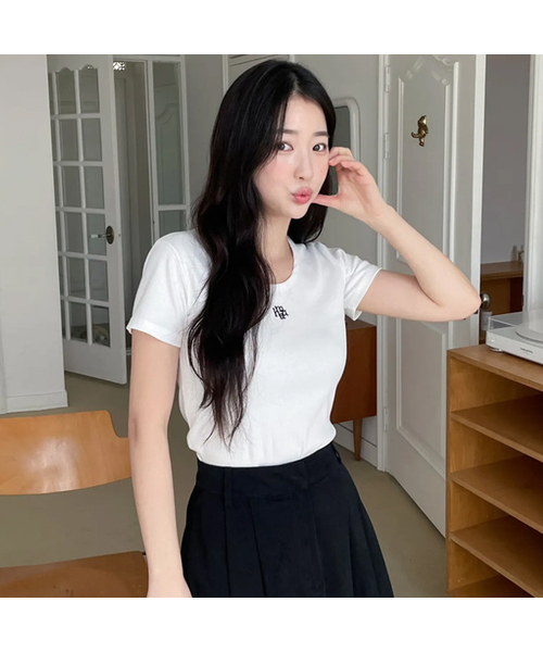 muahmuah（ムーアムーア）の「スティッチUネック半袖Tシャツ[4色]（Tシャツ/カットソー・レディース・グレー/アイボリー/ブラック/ネイビー・FREE）」の2枚目の写真