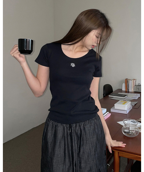muahmuah（ムーアムーア）の「スティッチUネック半袖Tシャツ[4色]（Tシャツ/カットソー・レディース・グレー/アイボリー/ブラック/ネイビー・FREE）」の17枚目の写真