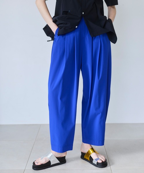 OMMO(オーエムエムオー)の「EASY WIDE TUCK PT(その他パンツ・レディース・ホワイト/ピンク/ブルー/ブラック・36/38)」の15枚目の写真