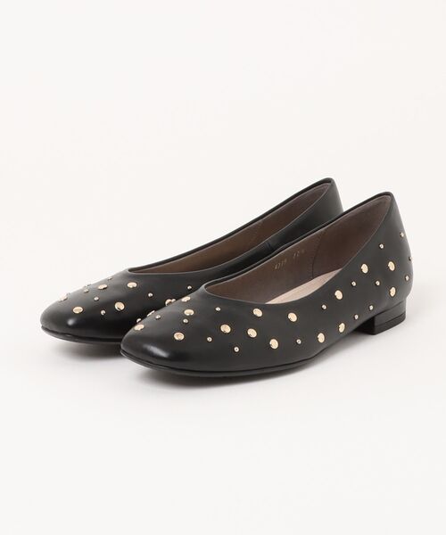 UnReef(アンリーフ)の「スタッズカッターパンプス(パンプス・レディース・ブラック/アイボリー・22.5cm/23.0cm/23.5cm/24.0cm)」の1枚目の写真