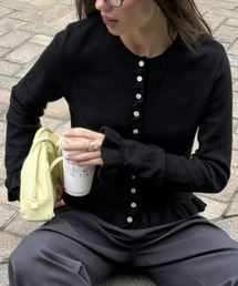 タイニーボタンフリルニット