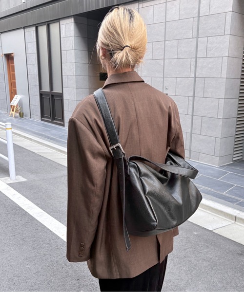 feepur（フェピュール）の「ツーハンドルビッグスクエアショルダーバッグ（ショルダーバッグ・レディース・ブラック・FREE）」の14枚目の写真