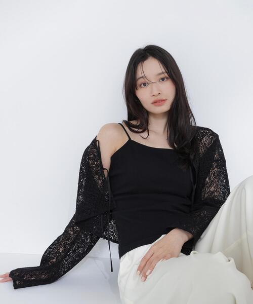 NATURAL BEAUTY BASIC（ナチュラルビューティーベーシック）の「◇カップ付インナーシリーズ バックシャンキャミソール（キャミソール・レディース・オフホワイト/ブラック・FREE）」の2枚目の写真