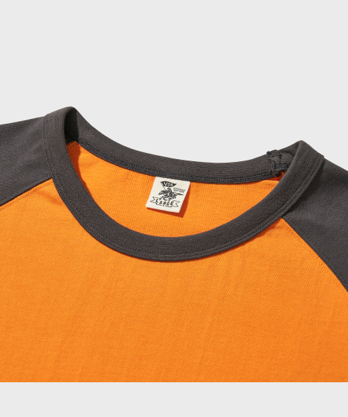 VDR（ブイディアール）の「CROPPED RAGLAN TEE [Flame Orange]（Tシャツ/カットソー・メンズ・その他・LARGE/MEDIUM/X-LARGE）」の3枚目の写真