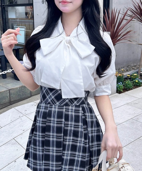 INGNI（イング）の「胸刺繍ボウタイ半袖ブラウス（シャツ/ブラウス・レディース・ブルー系1/ピンク/オフホワイト/サックスブルー/ブルー系8・M）」の8枚目の写真