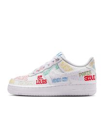 NIKE(�i�C�L)�̃i�C�L �G�A �t�H�[�X 1 LV8 3 �W���j�A�V���[�Y / Nike Air Force 1 LV8 3 Big Kids' Shoes IO9739-100 White(�X�j�[�J�[)