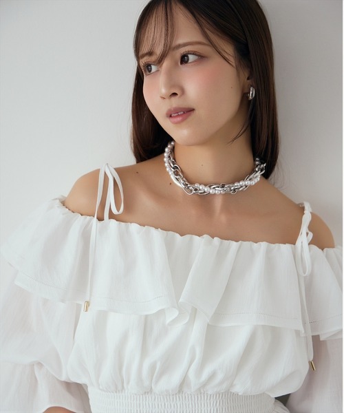AND COUTURE(アンドクチュール)の「オフショルフリルブラウス(シャツ/ブラウス・レディース・ブラック/ホワイト/イエロー/グリーン・FREE)」の21枚目の写真