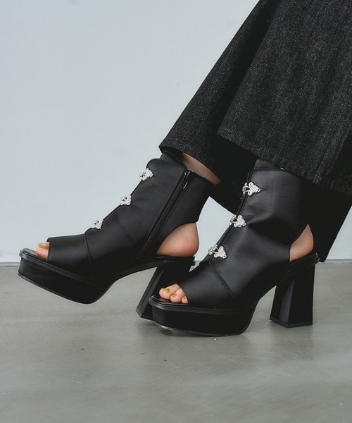 HARE（ハレ）の「【4サイズ展開！一部WEB限定】メタルチャイナパーツブーサン（サンダル・レディース・ブラック/ネイビー/レッド・SMALL/MEDIUM/LARGE/X-LARGE）」の11枚目の写真