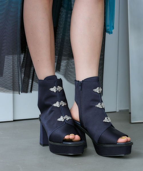 HARE（ハレ）の「【4サイズ展開！一部WEB限定】メタルチャイナパーツブーサン（サンダル・レディース・ブラック/ネイビー/レッド・SMALL/MEDIUM/LARGE/X-LARGE）」の14枚目の写真