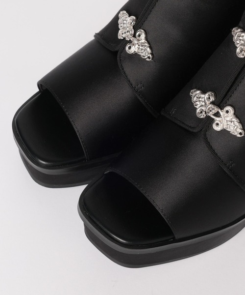 HARE（ハレ）の「【4サイズ展開！一部WEB限定】メタルチャイナパーツブーサン（サンダル・レディース・ブラック/ネイビー/レッド・SMALL/MEDIUM/LARGE/X-LARGE）」の22枚目の写真