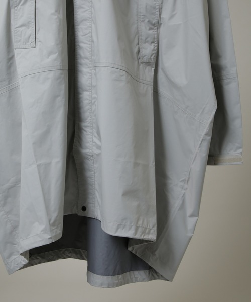 THE NORTH FACE(ザノースフェイス)の「THE NORTH FACE/Hydrena Rain Poncho(ポンチョ・メンズ・ブラック/アイボリー・L/M)」の8枚目の写真