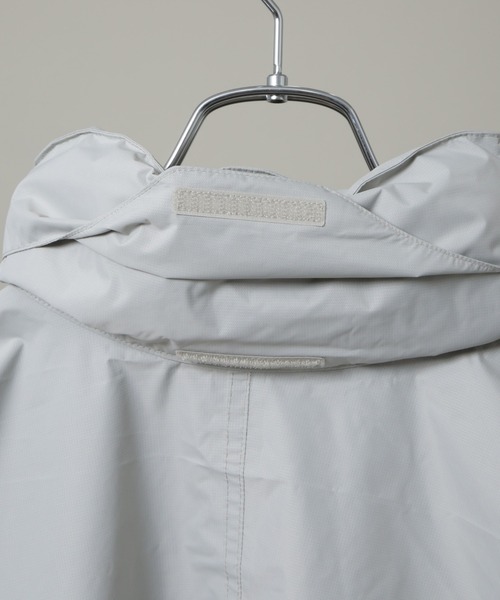 THE NORTH FACE(ザノースフェイス)の「THE NORTH FACE/Hydrena Rain Poncho(ポンチョ・メンズ・ブラック/アイボリー・L/M)」の14枚目の写真