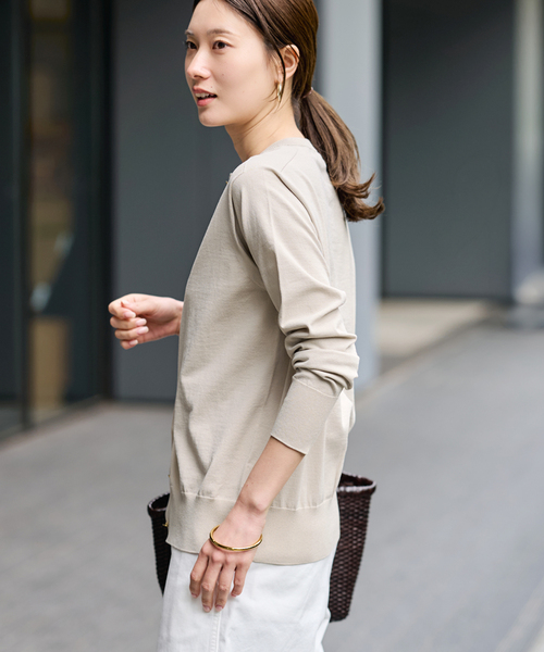 FRAMeWORK(フレームワーク)の「CO/PL 18Gクルーカーディガン(カーディガン/ボレロ・レディース・イエロー/ベージュ/レッド/ブラック・FREE)」の8枚目の写真