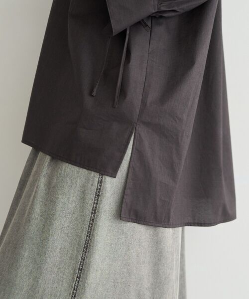 YECCA VECCA(イェッカヴェッカ)の「ORGABITS 5分袖スキッパーシャツ(シャツ/ブラウス・レディース・ブルーグリーン/ベージュ/チャコールグレー・FREE)」の21枚目の写真