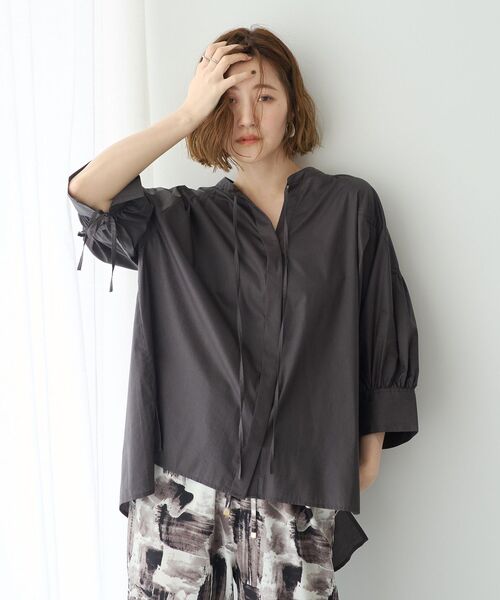 YECCA VECCA(イェッカヴェッカ)の「ORGABITS 5分袖スキッパーシャツ(シャツ/ブラウス・レディース・ブルーグリーン/ベージュ/チャコールグレー・FREE)」の1枚目の写真