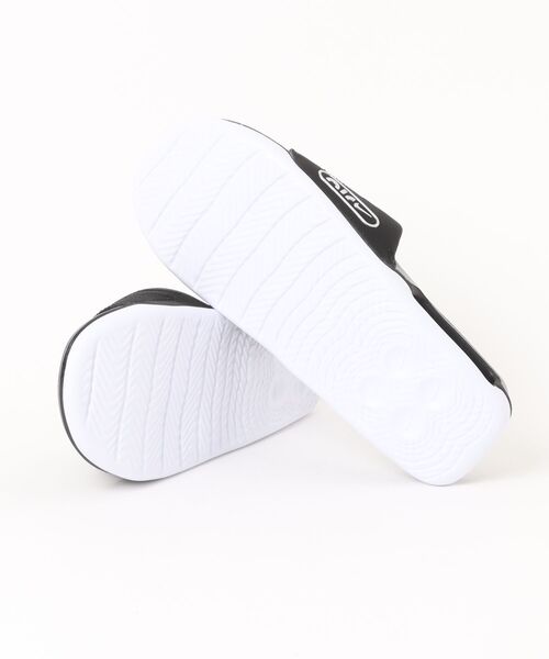 NIKE(ナイキ)の「NIKE ナイキ AIR MAX CIRRO SLIDE【超軽量】メンズシャワーサンダル スポーツサンダル(エアマックスシロスライド) DC1460-004 ブラック/メタリックシルバー(サンダル・メンズ・ブラック・26.0cm/27.0cm/28.0cm)」の2枚目の写真