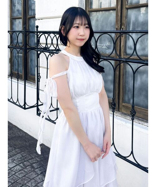 dazzlin（ダズリン）の「アシメフリルリボンシフオンワンピース（ワンピース・レディース・ピンク/アイボリー/ブラック/ブルー・SMALL/MEDIUM）」の4枚目の写真