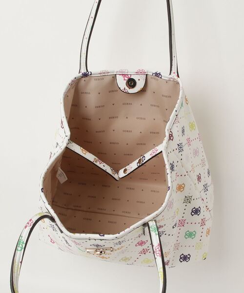 Guess（ゲス）の「EMELIE Logo Tote トートバッグ（トートバッグ・レディース・マルチ・ONE SIZE）」の13枚目の写真